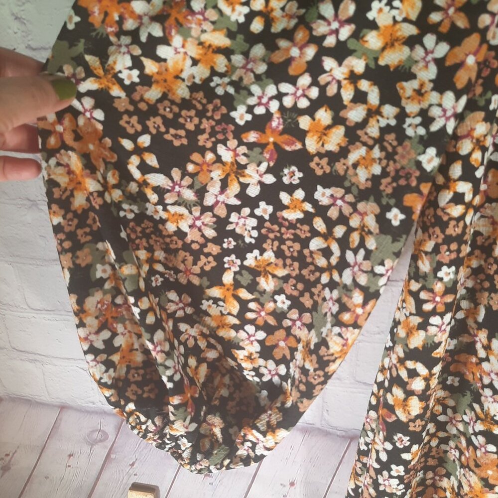 Zara Floral Print Ruffled Boho Balloon Sleeve Dress - Casual and Flowy S… - Picture 4 of 10